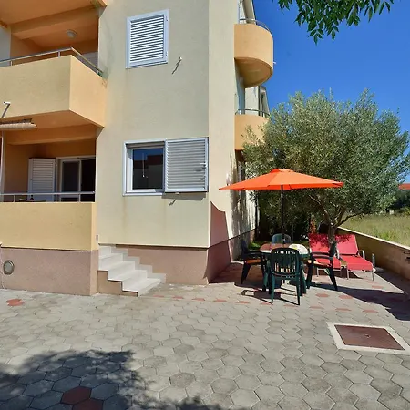 Apartments By The Sea Privlaka, Zadar - 13212
