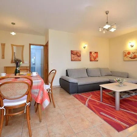 Apartments By The Sea Privlaka, Zadar - 13212 Appartement *