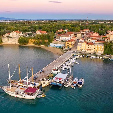 Appartement Apartments By The Sea Privlaka, Zadar - 13212